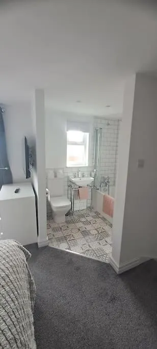 3 Bed Home In Heart Of Cardiff Holiday home
